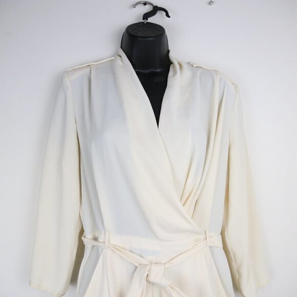 Aritzia Wilfred Franca Front Tie Wrap Epaulette Dress in Cream White Size 6 - Picture 3 of 7